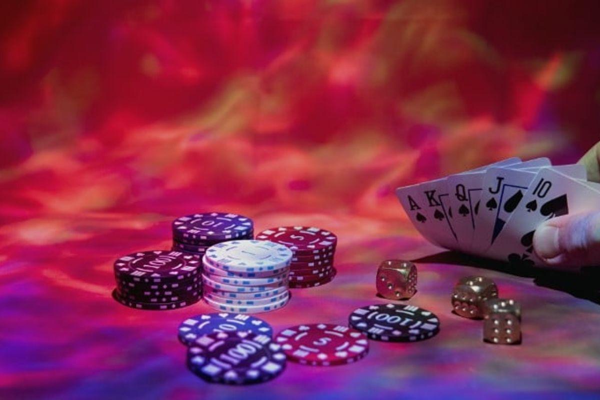 thử vận may khi chơi bài poker